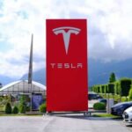 Tesla diz ter boas notícias para os clientes em 2025