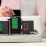 CES 2025: carregador com cara de torradeira deixa celular com 100% de bateria na hora