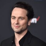 Matthew Rhys será o protagonista de “Widow’s Bay”, do Apple TV+