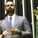 Eduardo Bolsonaro defende Bitcoin como arma contra governo