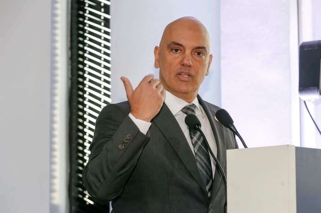 Alexandre de Moraes considera Starlink, de Elon Musk, um risco à soberania nacional