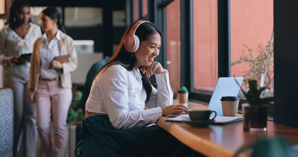 Só para mulheres: Febraban oferece bolsas de estudo em TI