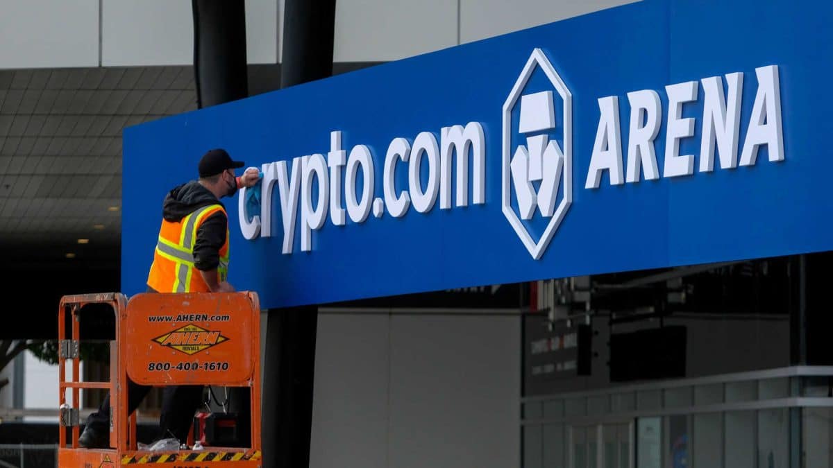 Corretora Crypto.com vota contra comunidade e aprova criação de 70 bilhões de tokens CRO que estavam queimados ‘para sempre’